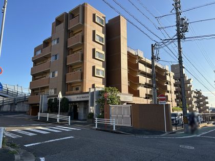 ロイヤルアーク滝ノ水クレッセ 外観