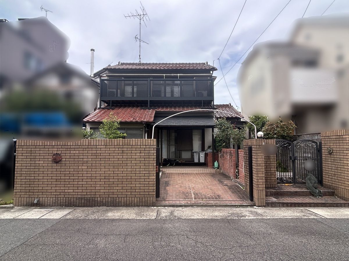前面道路含む外観