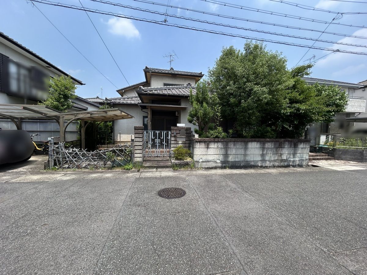 前面道路含む外観