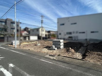 瑞穂区平郷町3丁目 新築2号棟 前面道路含む外観