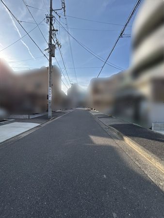 瑞穂区上坂町2丁目 2号棟 前面道路含む外観