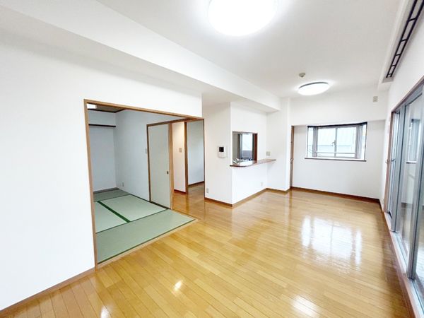 ファミール桜山 リビング