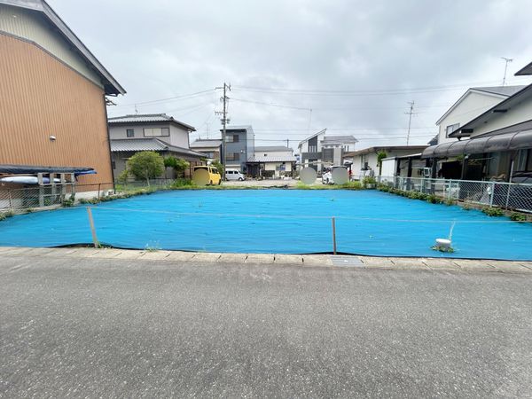 弥富市鎌島1丁目 前面道路含む外観