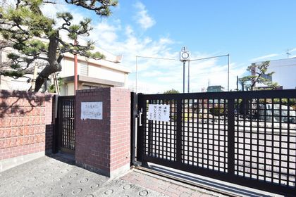 名古屋市立日比津中学校（約190ｍ）