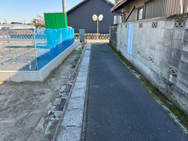 愛西市勝幡町東町 A区画 前面道路含む外観 愛西市勝幡町東町 A区画 前面道路含む外観
