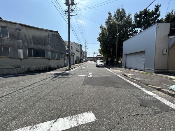 港区多加良浦町5丁目 前面道路含む外観 港区多加良浦町5丁目 前面道路含む外観