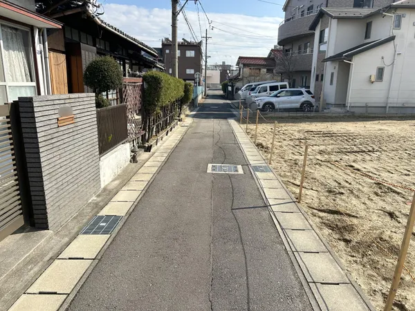 前面道路含む外観