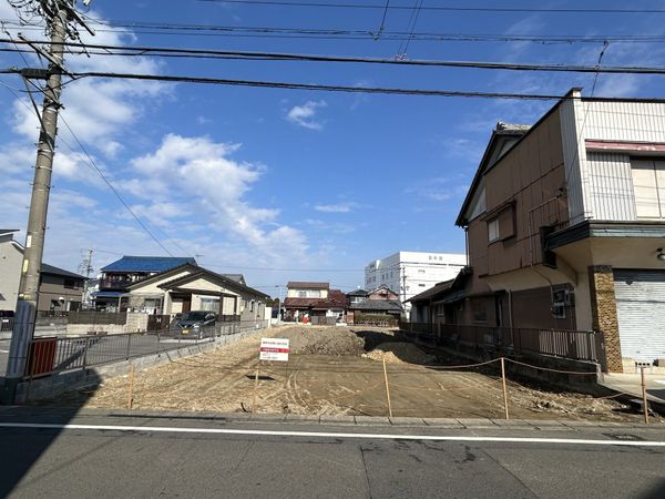 江南市古知野町花霞【1号地】 前面道路含む外観 江南市古知野町花霞【1号地】 前面道路含む外観