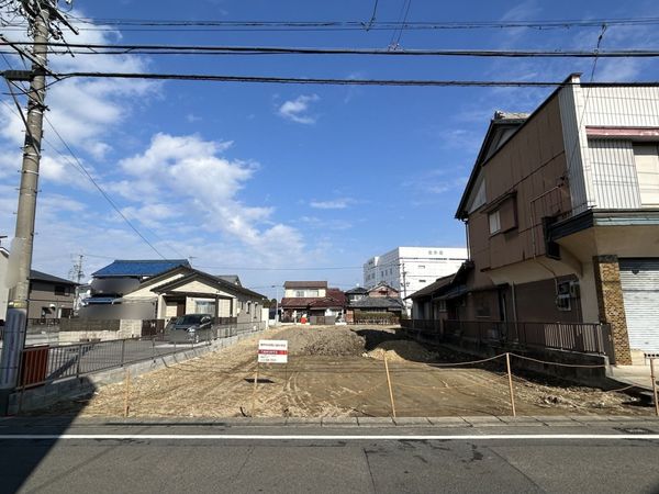 江南市古知野町花霞【2号地】 前面道路含む外観 江南市古知野町花霞【2号地】 前面道路含む外観