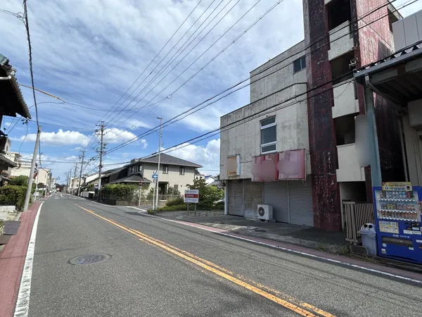 前面道路幅員約8.3ｍ、佐屋街道沿いです