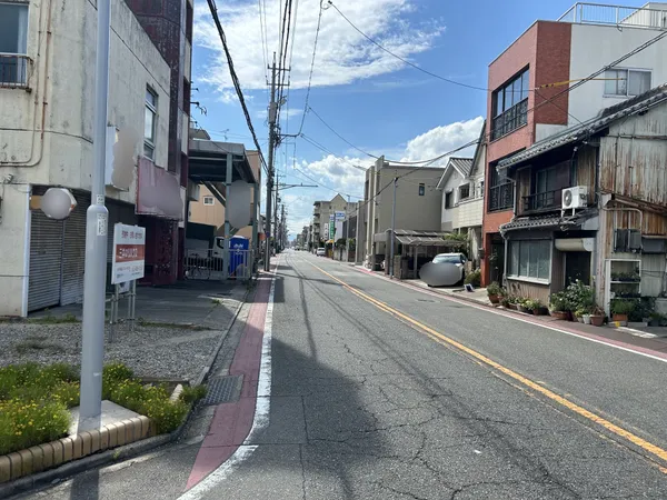 前面道路幅員約8.3ｍ、佐屋街道沿いです