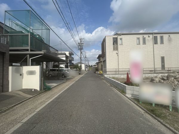 前面道路含む外観