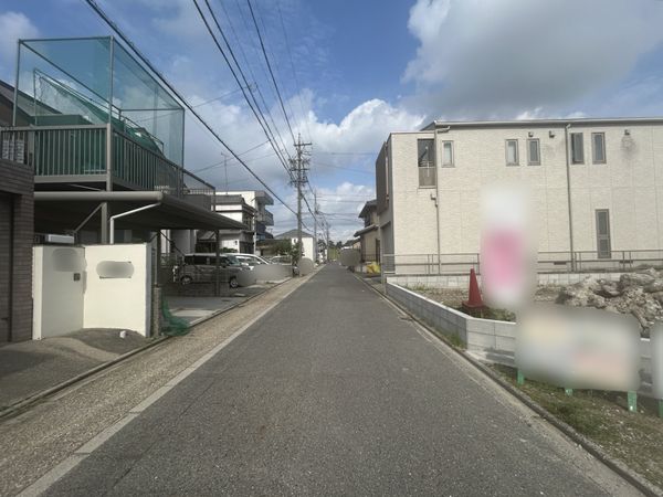 前面道路含む外観