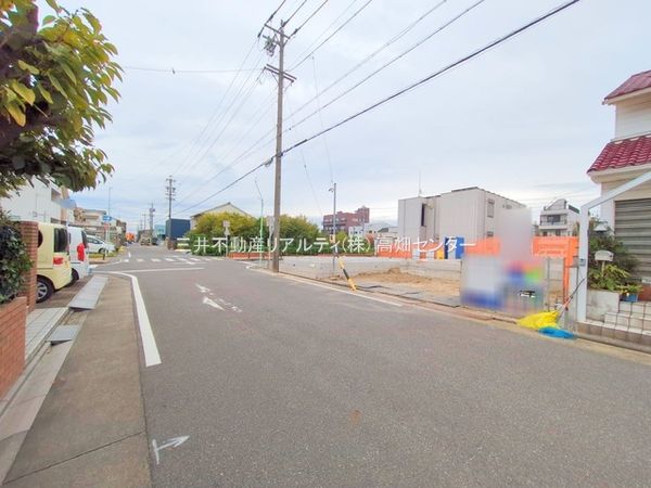 中川区打出2丁目 1号棟 前面道路含む外観 前面道路含む外観