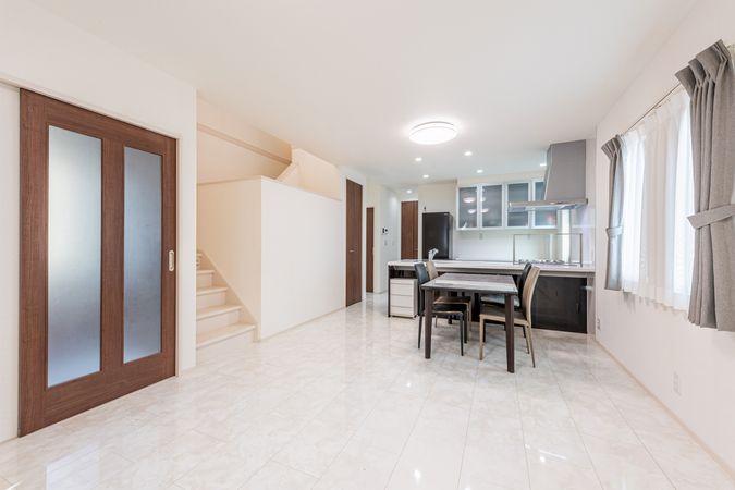 海部郡大治町大字西條字尼ケ須賀 リビング