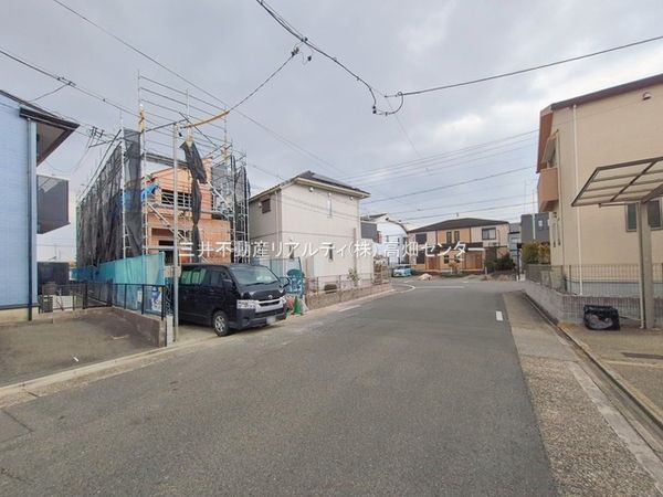 中川区大当郎1丁目 4号棟 前面道路含む外観 中川区大当郎1丁目 4号棟 前面道路含む外観