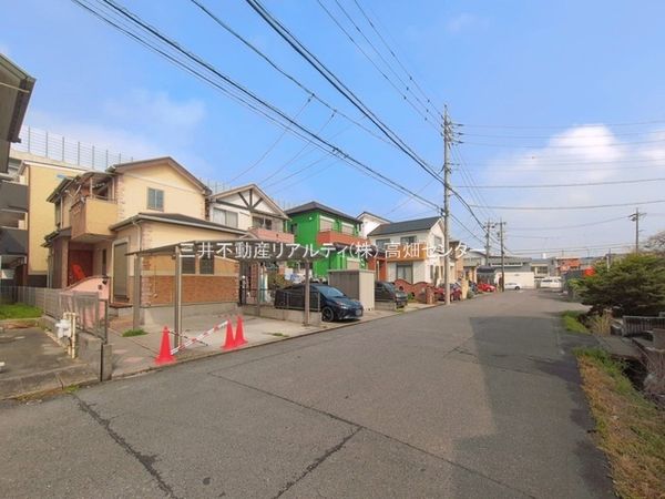 中川区東春田2丁目 前面道路含む外観 中川区東春田2丁目 前面道路含む外観