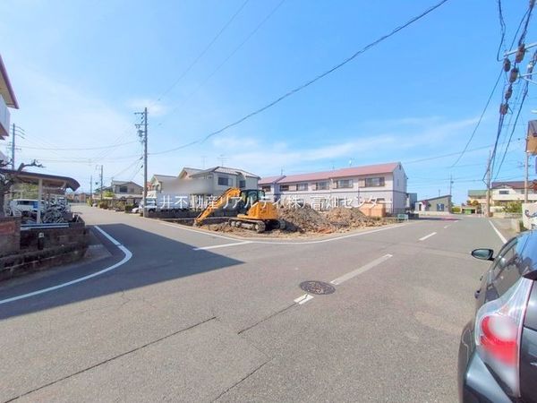 前面道路含む外観