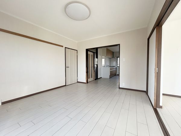 富吉グリーンハイツ 6号棟 リビング