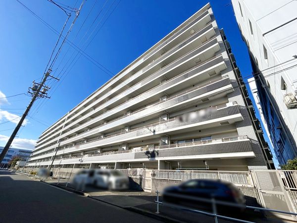 ファミリアーレ八田駅前 外観