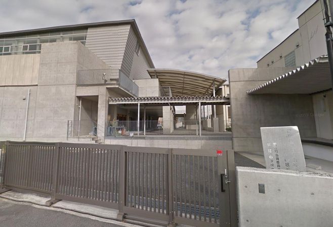 ローレルスクエア蟹江本町ウエストウイング 蟹江中学校(約1200m) ローレルスクエア蟹江本町ウエストウイング 蟹江中学校(約1200m)