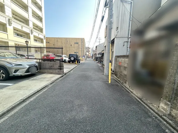 前面道路(西側より撮影)