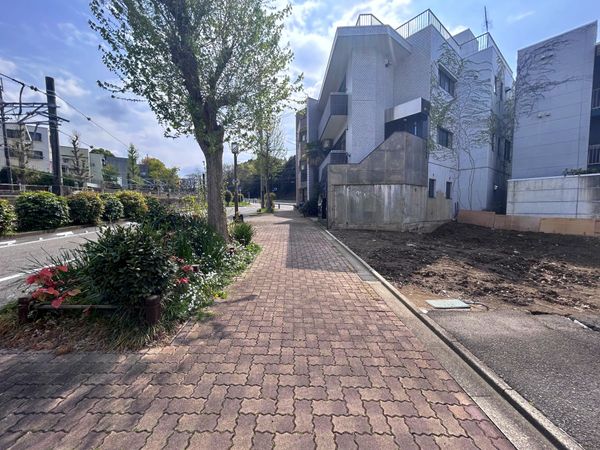 北区清水1丁目 前面道路含む外観