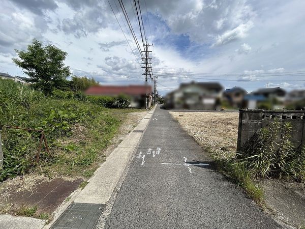 尾張旭市平子町長池上 前面道路含む外観 前面道路含む外観