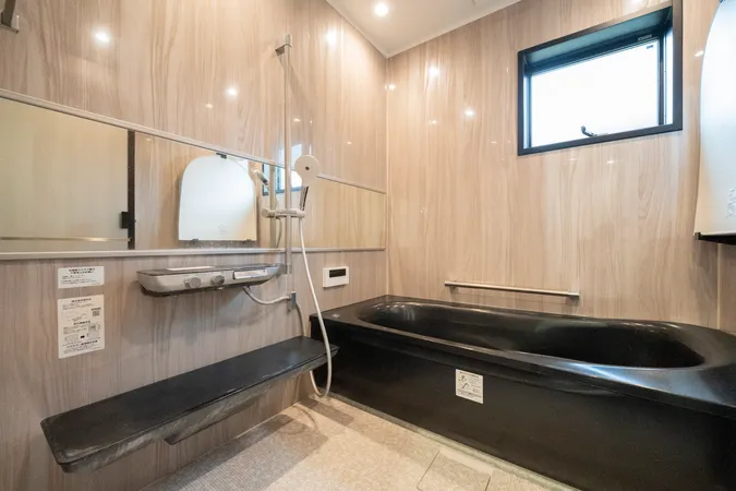 窓があり換気のしやすい浴室