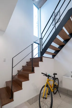 エントランス横階段