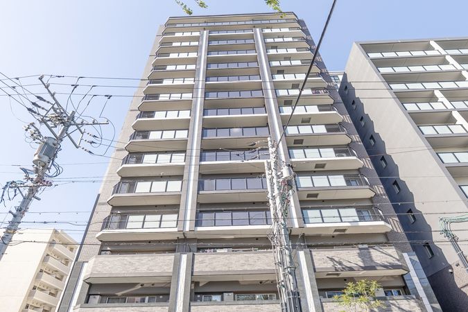 プレサンスロジェ栄三丁目 外観