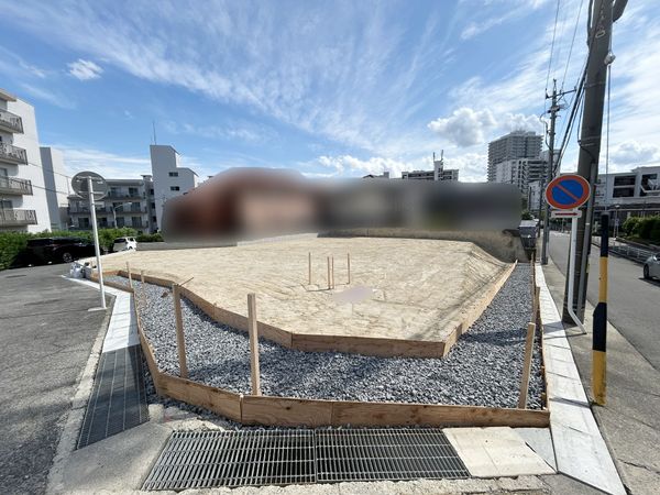 前面道路含む外観