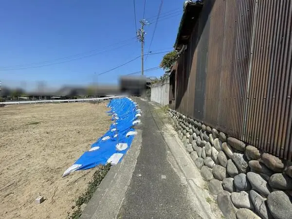 東側道路