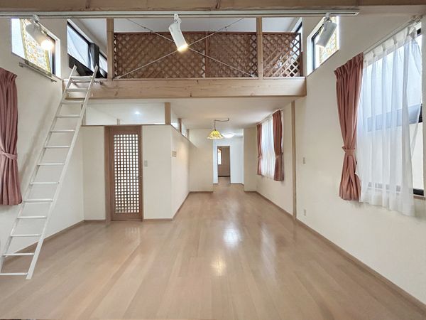 千種区清住町2丁目 リビング 千種区清住町2丁目 リビング