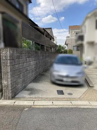 敷地駐車場