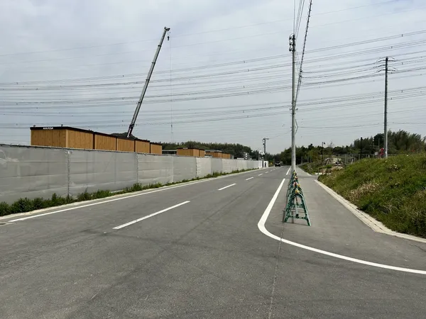北西側前面道路