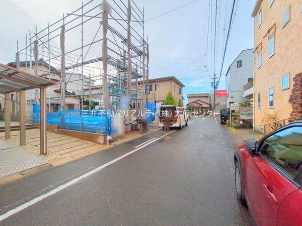 東海市富木島町伏見四丁目 新築戸建 A号棟 前面道路含む外観