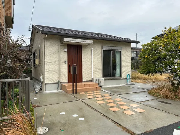 南東側道路のため日当たり良好です