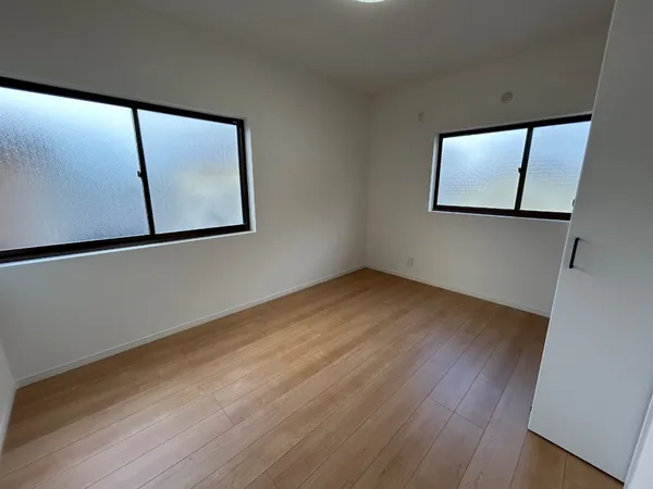 【洋室】約6.0帖 クローゼット付きの洋室。