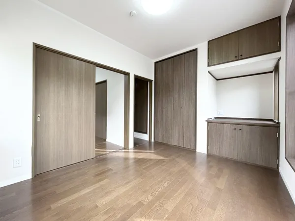 【洋室/約5.2帖】クローゼット付きです。