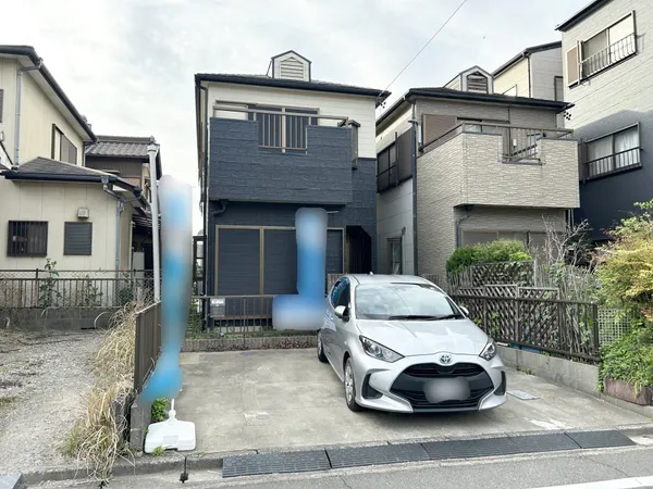 【駐車場】並列2台駐車可能です。（車種による）