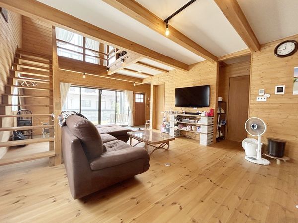 東海市荒尾町外山 戸建 リビング 東海市荒尾町外山 戸建 リビング