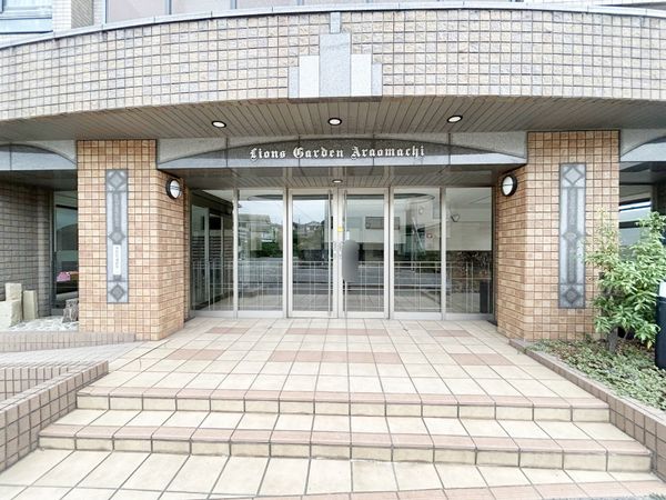 ライオンズガーデン荒尾町 エントランス ライオンズガーデン荒尾町 エントランス