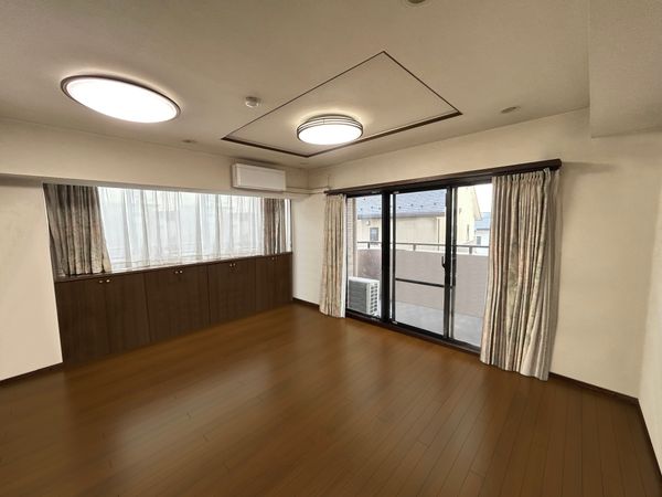 ライオンズヒルズ大府柊山 リビング