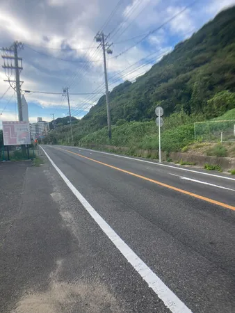 【前面道路】ファミリーマート内海店まで徒歩20分（約1,600ｍ）です。