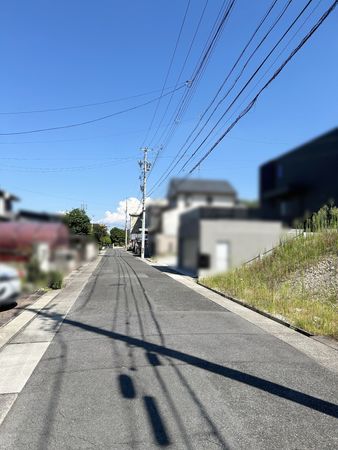 前面道路含む外観