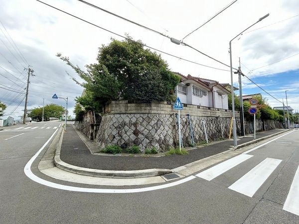 天白区表山2丁目 前面道路含む外観 天白区表山2丁目 前面道路含む外観