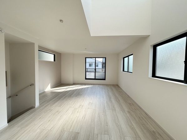 瑞穂区井の元町 新築戸建 リビング 瑞穂区井の元町 新築戸建 リビング