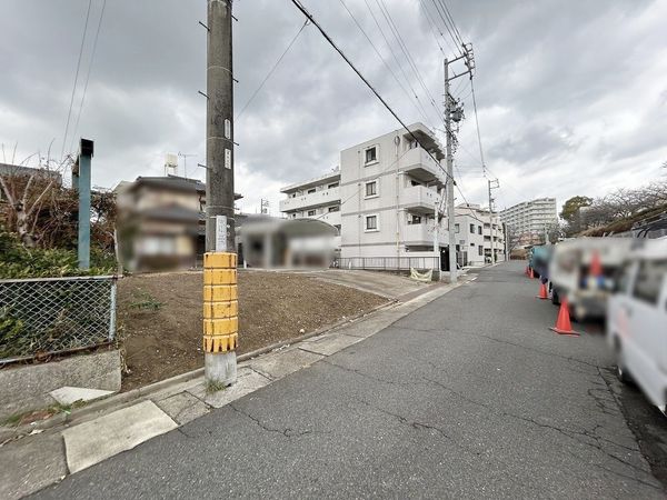 天白区元八事5丁目 前面道路含む外観 天白区元八事5丁目 前面道路含む外観