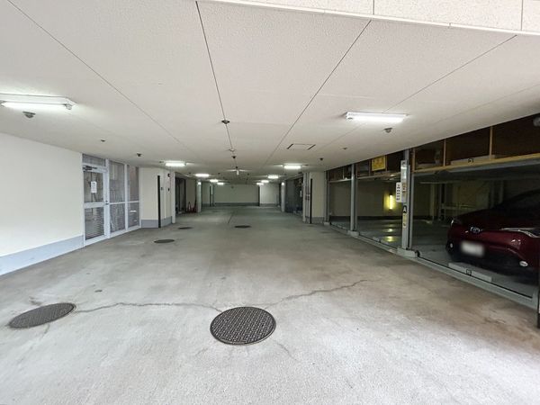 ライオンズマンション川名山 駐車場 駐車場